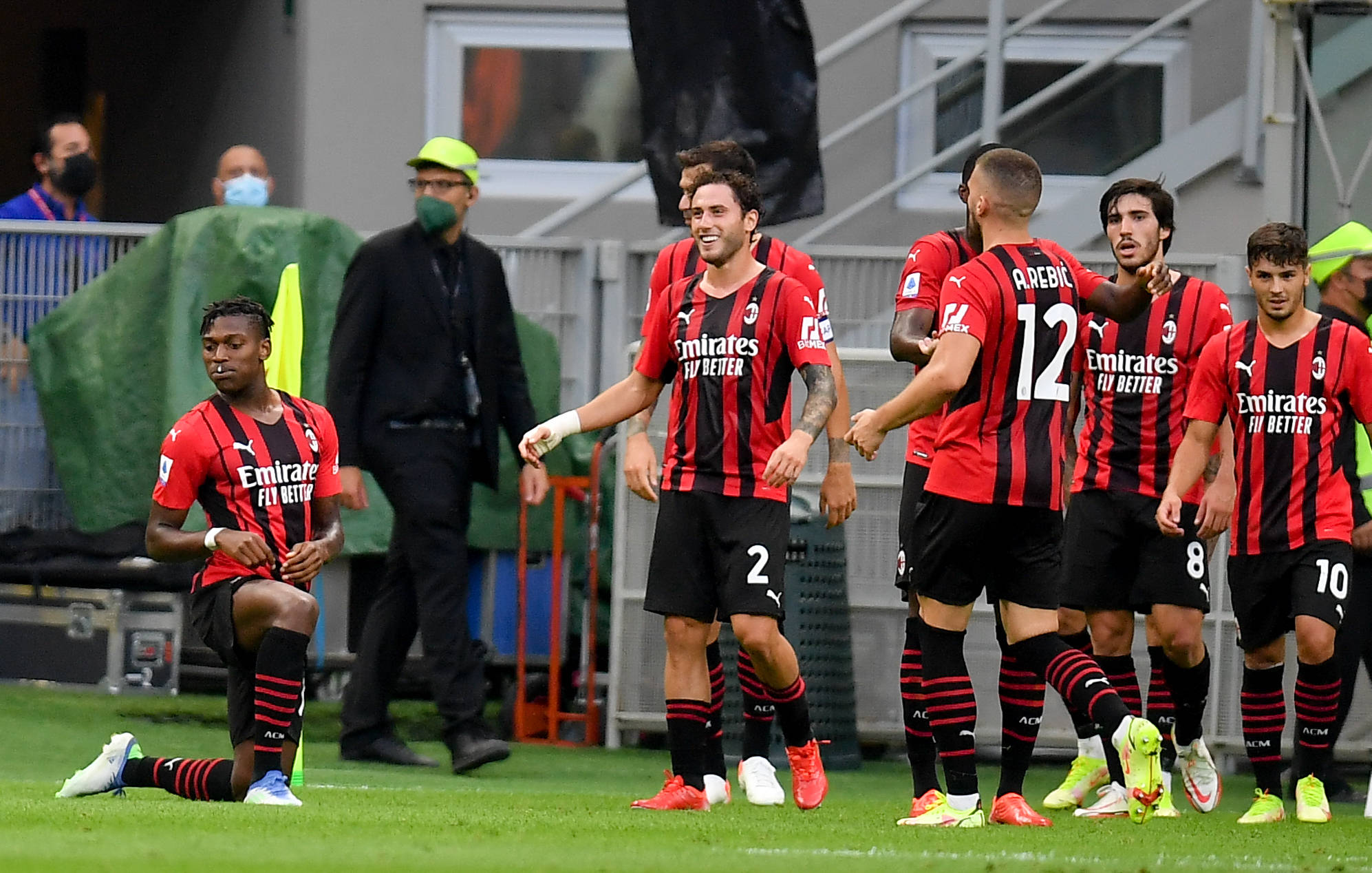 葡媒：C罗明夏世界杯后将与乔治娜在马德拉岛举办婚礼（葡媒称：明夏世界杯结束后，C罗将与乔治娜在马德拉岛完婚）