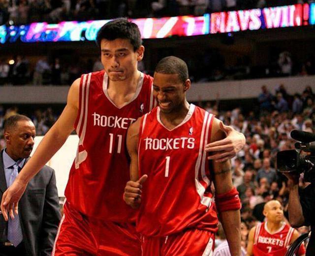 瓜达拉哈拉抽中巴萨后狂欢如夺冠（抽到巴萨，瓜达拉哈拉欢庆仿佛已夺冠）