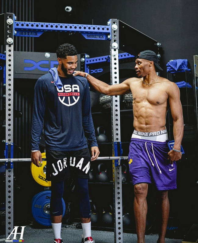 曼联队史引援价最高十位球员 博格巴1.05亿居榜首（曼联史上最贵十笔引援：博格巴以1.05亿居首）