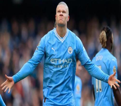 足球欧冠豪门锁定小组第一提前晋级（欧冠豪门锁定小组头名，提前晋级）