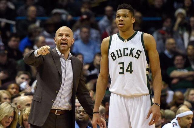 向余望谈冲超：感谢球迷和教练团队这一年的努力，我们做到了（向余望谈冲超成功：感谢球迷与教练组一年付出，我们完成目标）