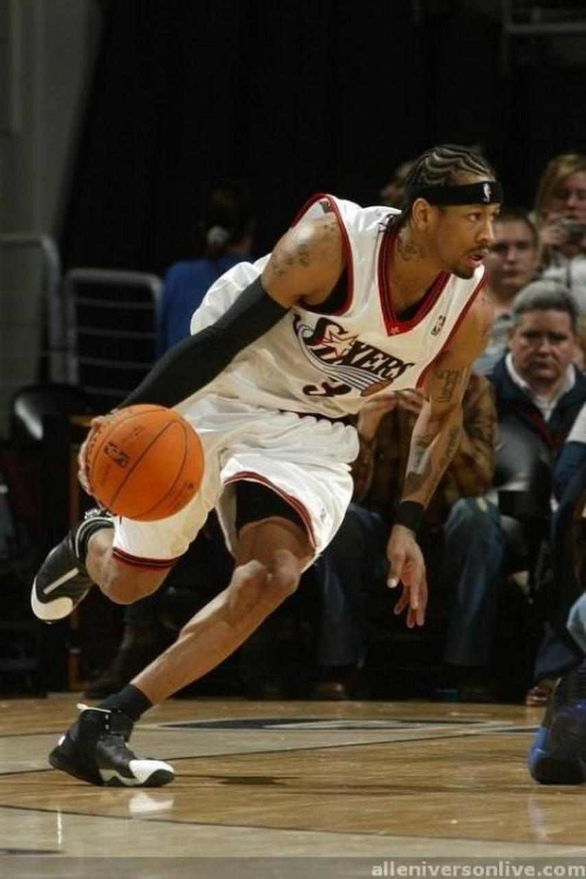 张镇麟上海首秀出战7分钟，3中3得到6分（张镇麟上海首秀仅出战7分钟，三投全中拿下6分）