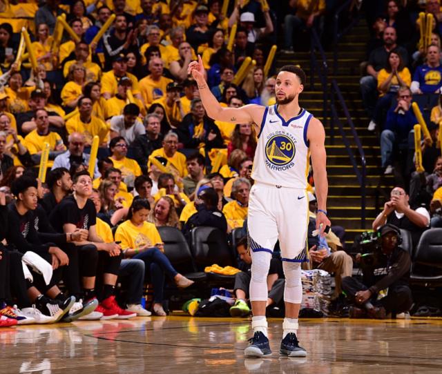 克里斯·保罗：坦然面对人生转折 ，珍惜与家人相伴时光（克里斯·保罗：从容迎接人生新篇，珍藏与家人相守时光）