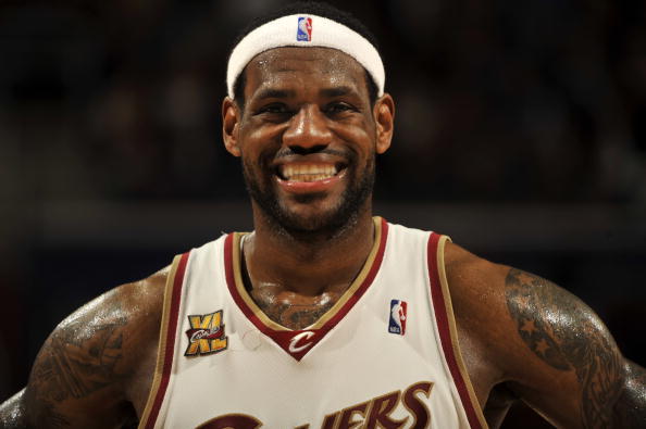 世体：弗里克对球队防守不满意，这赛季造越位成功次数少多了（世体：弗里克对防线表现不满，本季成功造越位次数大幅减少）