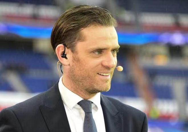 太阳队记：明日狄龙出战成疑，布克＆杰伦·格林继续缺席（太阳随队记者：狄龙明日出战存疑，布克与杰伦·格林仍将缺阵）