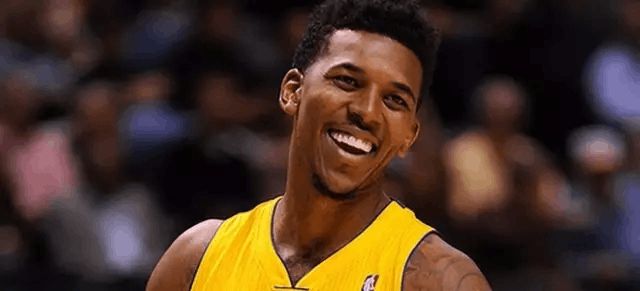 DO：埃弗顿4000万镑报价迪布林被拒，圣徒要价4500万+500万镑（埃弗顿4000万镑求购迪布林遭拒，圣徒索要4500万固定+500万浮动）